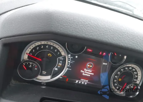 2013 Ram 1500 Big Horn z USA, uszkodzony, nr VIN 1C6RR7GT8DS695755